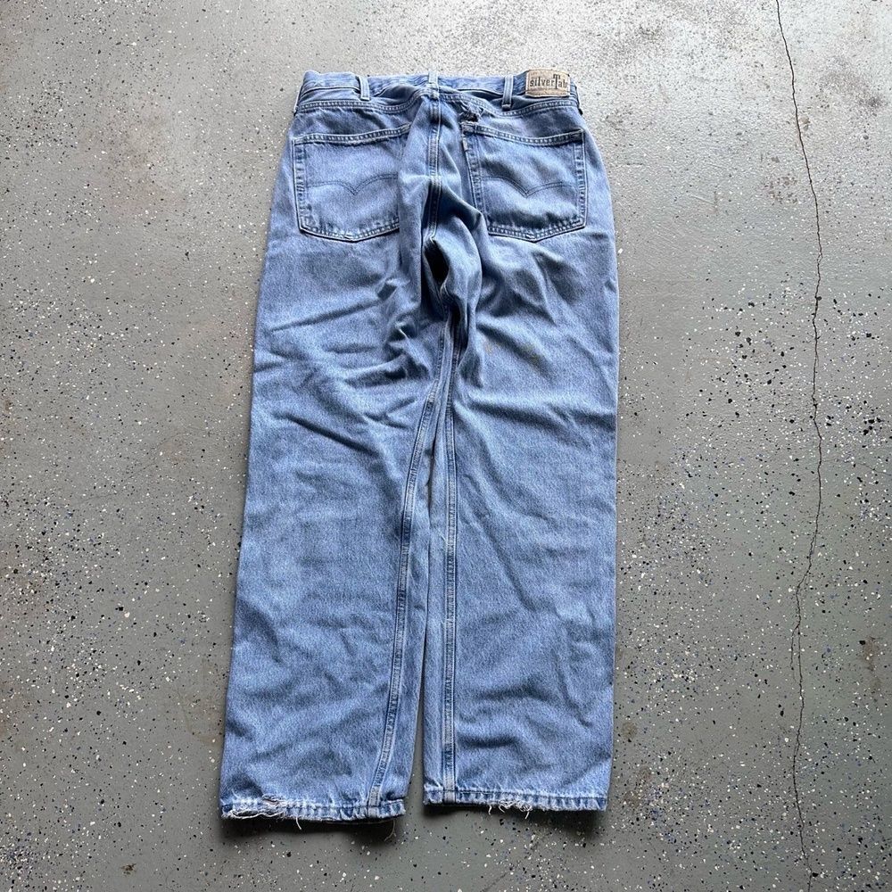 VTG Y2K Levis SILVERTab Baggy Fit Jeans 38x32 Light Blue Frayed Hems - Picture 3 of 7